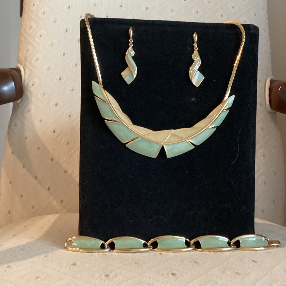 Trafari Gold  Necklace, Bracelet & Earrings/ Green & Medium Cream Enamel Colors.
